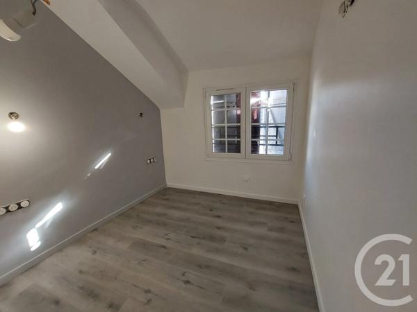 Maison à vendre  12 pièces - 212,22 m 2   ISSOUDUN  - 36