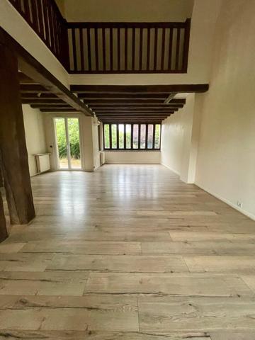 Maison
         7 pièces
        - 140 m² 499 000 € *