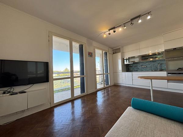 Studio Bourges avec loggia à deux pas du centre ville !