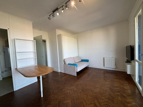 Studio Bourges avec loggia à deux pas du centre ville !