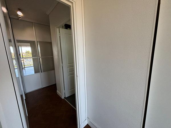 Studio Bourges avec loggia à deux pas du centre ville !