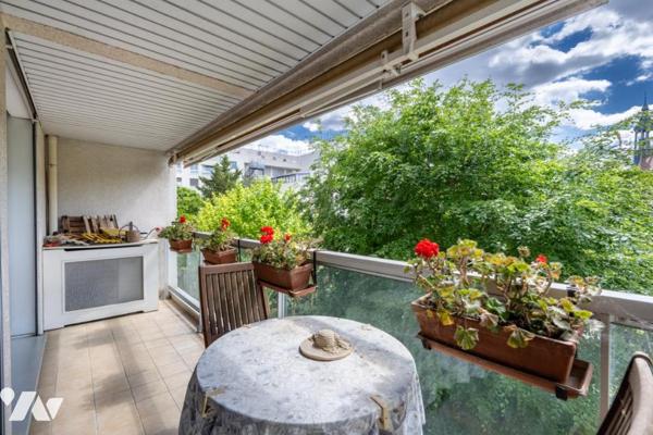 Appartement 4ème étage sur jardin- Balcons - Parking 