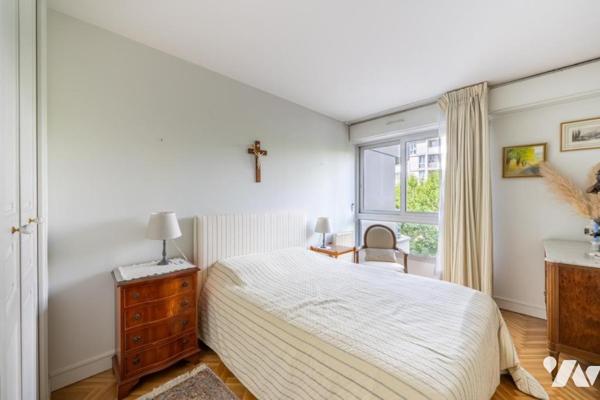 Appartement 4ème étage sur jardin- Balcons - Parking 