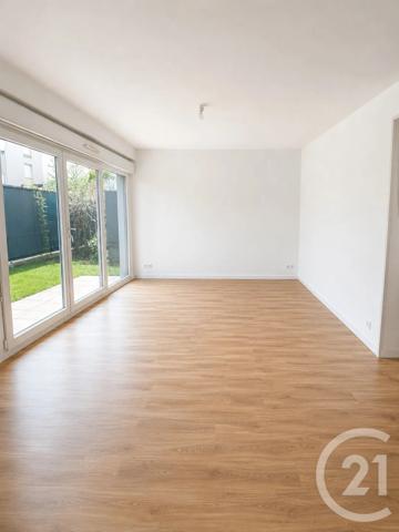 Appartement F3 à vendre  3 pièces - 65,45 m 2   LA PLAINE ST DENIS  - 93
