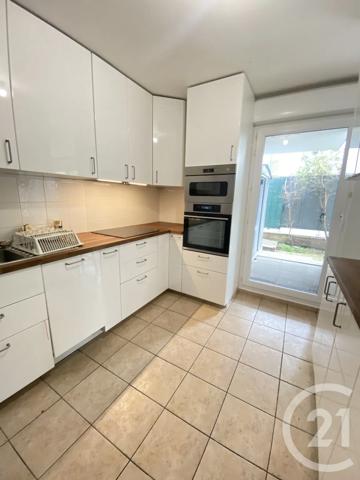 Appartement F3 à vendre  3 pièces - 65,45 m 2   LA PLAINE ST DENIS  - 93