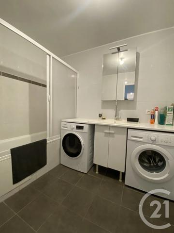 Appartement F3 à vendre  3 pièces - 65,45 m 2   LA PLAINE ST DENIS  - 93