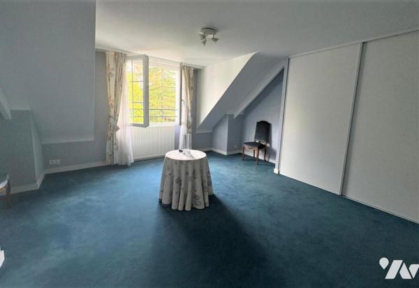 La Chapelle sur Erdre centre bourg, domaine des Taillis, maison T6 avec piscine