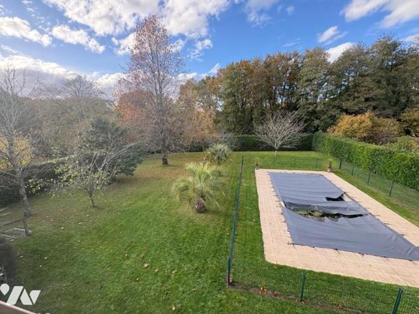 La Chapelle sur Erdre centre bourg, domaine des Taillis, maison T6 avec piscine