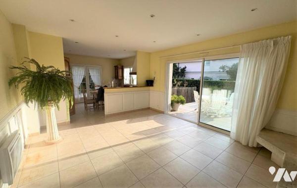 La Chapelle sur Erdre centre bourg, domaine des Taillis, maison T6 avec piscine