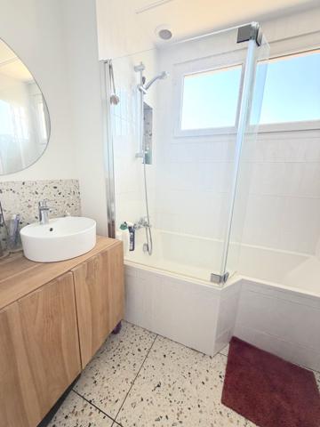 Maison T5 avec terrasses, abris jardin et garage sur un terrain de 440m²