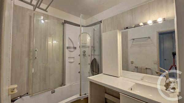 Appartement F3 à vendre  3 pièces - 59,50 m 2   LE BOURGET  - 93