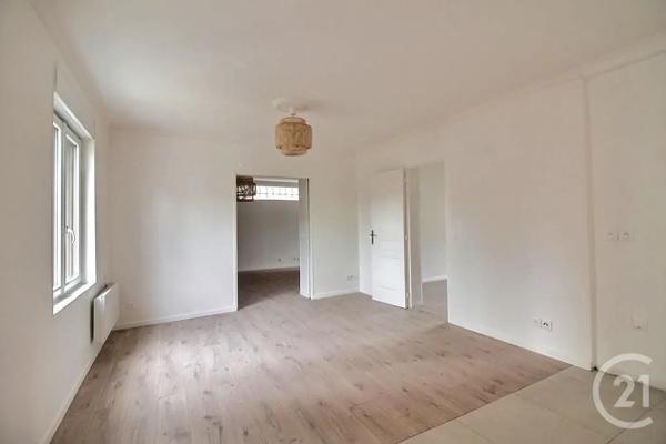Maison à vendre  4 pièces - 130 m 2   ROSNY SOUS BOIS  - 93