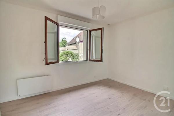 Maison à vendre  4 pièces - 130 m 2   ROSNY SOUS BOIS  - 93
