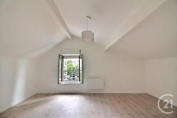 Maison à vendre  4 pièces - 130 m 2   ROSNY SOUS BOIS  - 93