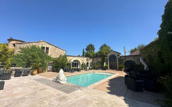 Maison à vendre    5 pièces •  Sorgues