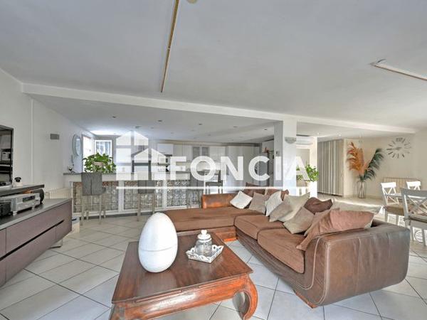 À vendre Maison 5 pièces 210 m² - Fabrègues 34690
