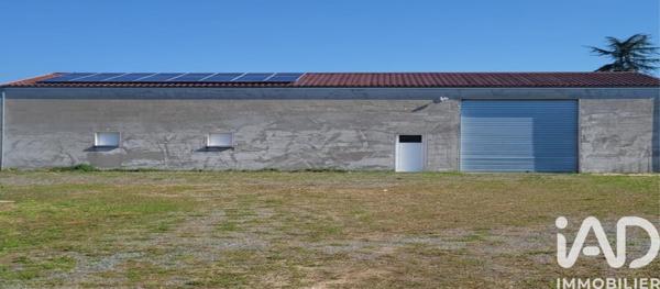 Parking à vendre 170 m² Saint-Jean-d'Angély