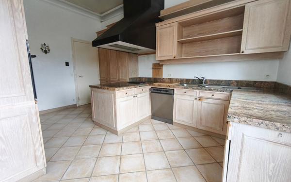 Appartement à louer    5 pièces •  Compiègne