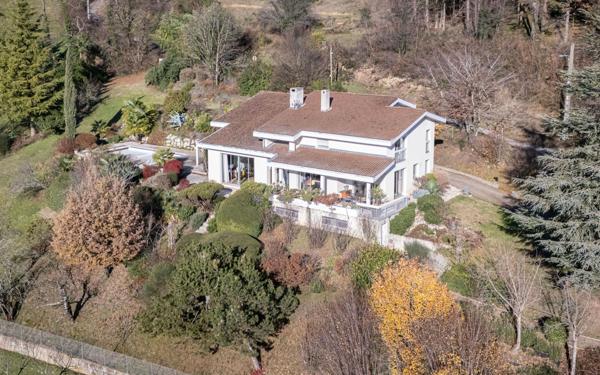 Maison à vendre    7 pièces •  Saint-Marcellin