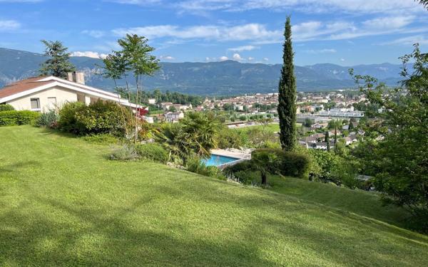 Maison à vendre    7 pièces •  Saint-Marcellin