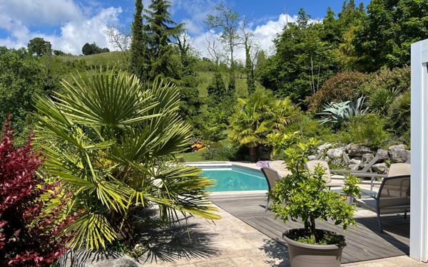 Maison à vendre    7 pièces •  Saint-Marcellin