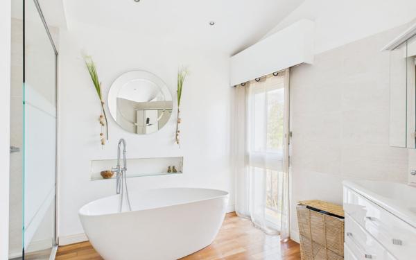 Maison à vendre    7 pièces •  Saint-Marcellin