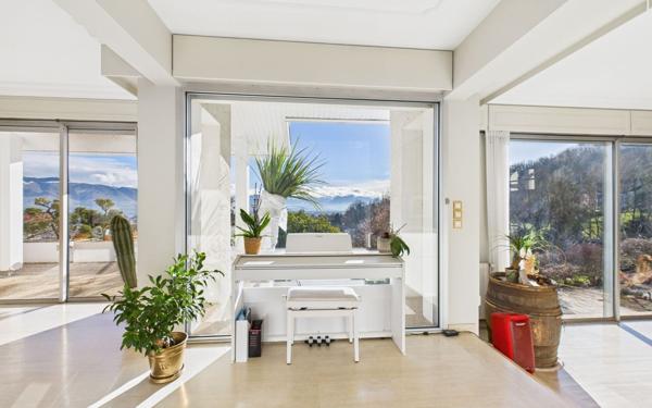 Maison à vendre    7 pièces •  Saint-Marcellin