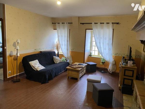 PONT- FARCY MAISON DE BOURG AVEC TERRAIN CLOS