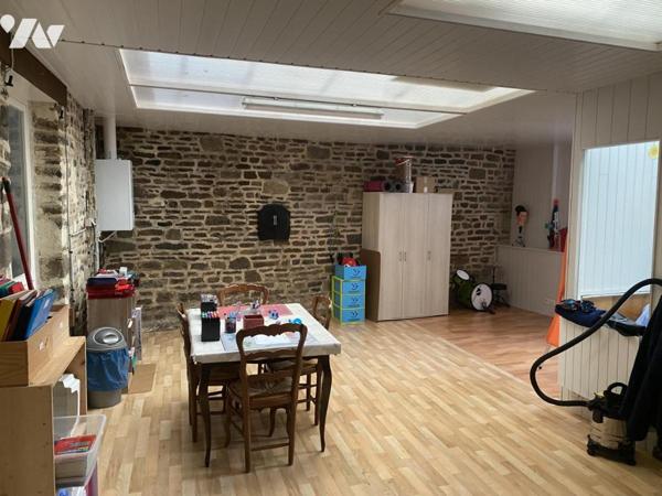 PONT- FARCY MAISON DE BOURG AVEC TERRAIN CLOS