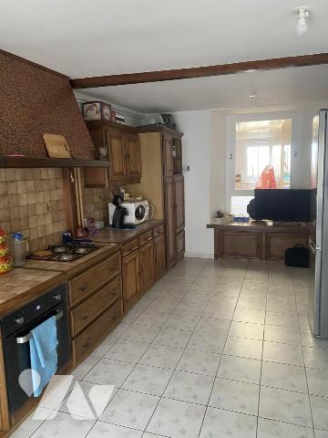 PONT- FARCY MAISON DE BOURG AVEC TERRAIN CLOS