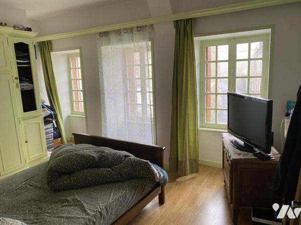 PONT- FARCY MAISON DE BOURG AVEC TERRAIN CLOS