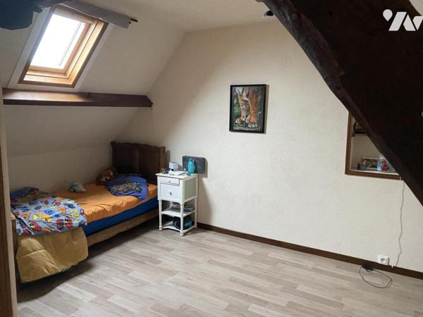 PONT- FARCY MAISON DE BOURG AVEC TERRAIN CLOS