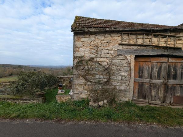 Grange dans le village