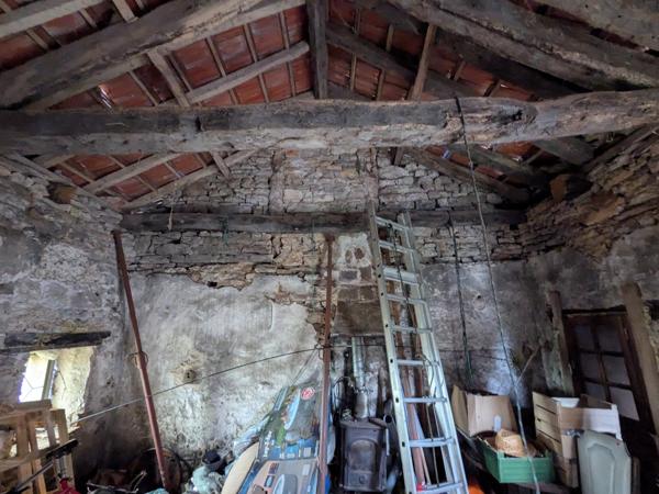 Grange dans le village