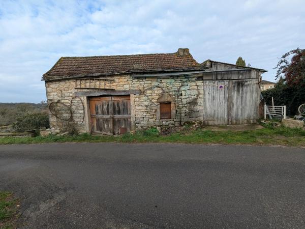 Grange dans le village