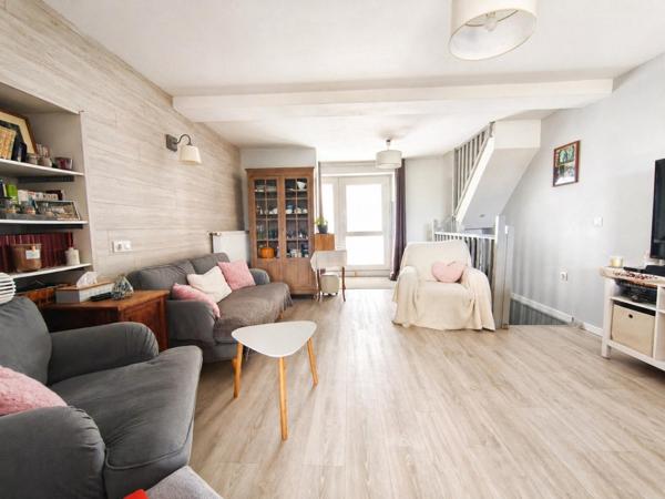 MAISON DE VILLE T5 VUE DEGAGEE