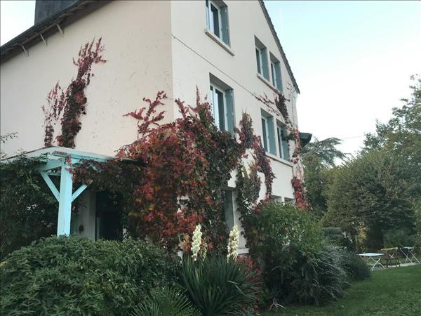 Maison à vendre |  Néris-les-Bains |  7 pièces | 230 m²