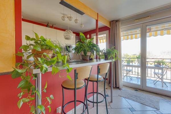 Châtillon – 4 pièces 79 m² – balcon d’environ 8 m² – vue sur Paris et la Tour Eiffel