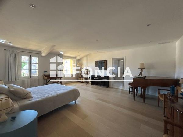 Location Appartement 5 pièces 210.19 m² - 25 RUE FERNAND DOL Aix En Provence 13100