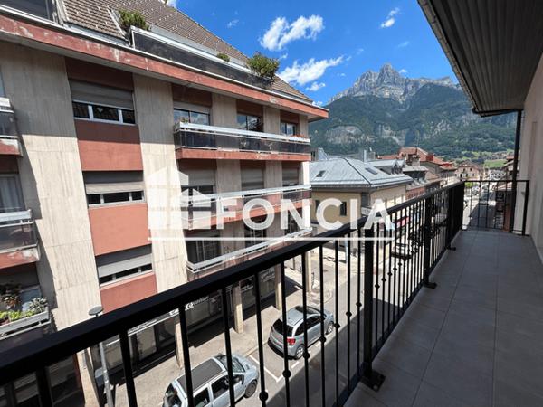 Location Appartement 3 pièces 73 m² - 140 RUE DU MONT JOLY Sallanches 74700