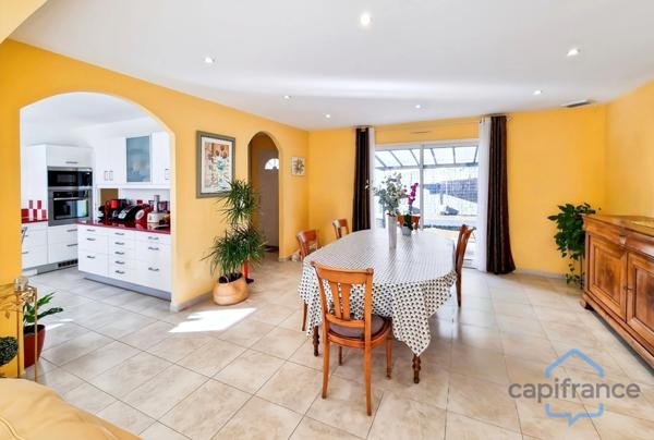 Maison de PLAIN-PIED de 125m² avec 4 pièces + un Garage de 36m² sur un Terrain de 700m²