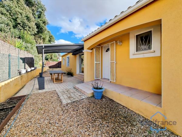 Maison de PLAIN-PIED de 125m² avec 4 pièces + un Garage de 36m² sur un Terrain de 700m²