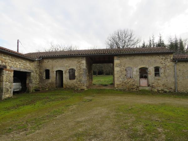 DOMAINE EN PIERRE