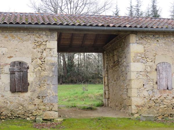 DOMAINE EN PIERRE