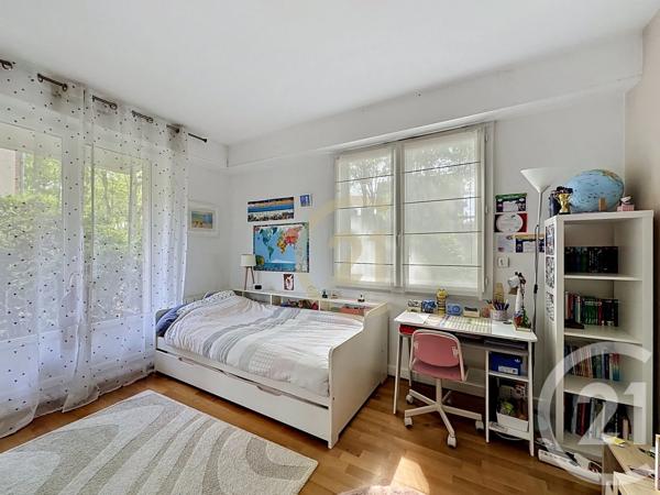 Appartement F4 à vendre  4 pièces - 97,51 m 2   VERSAILLES  - 78