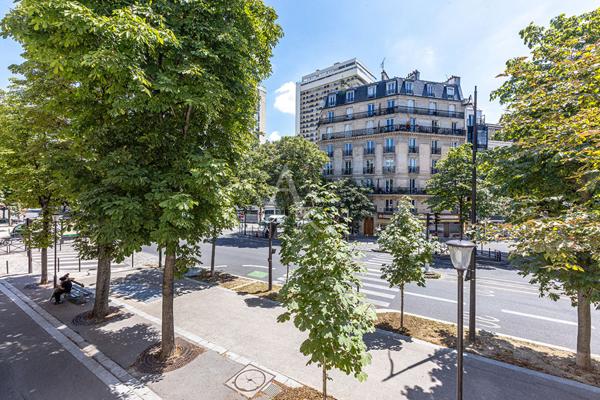 Appartement Paris 4 pièce(s) 61.48 m2