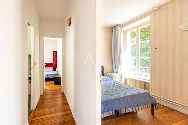 Appartement Paris 4 pièce(s) 61.48 m2