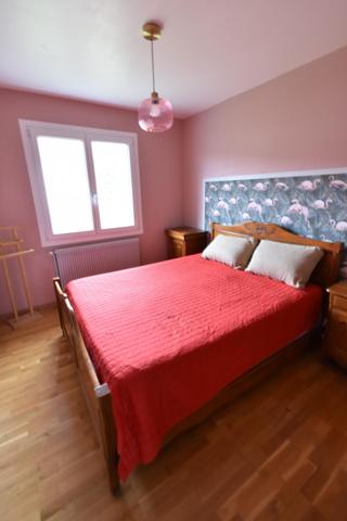 Maison individuelle idéalement située sur la commune de Sennece les Mâcon sur un terrain de 1600m2