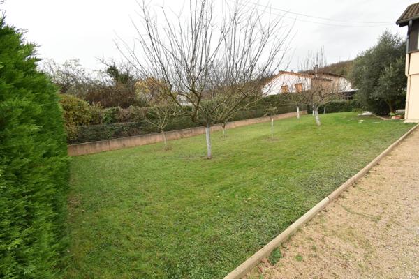 Maison individuelle idéalement située sur la commune de Sennece les Mâcon sur un terrain de 1600m2