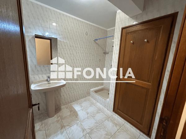 Location Appartement 2 pièces 45.37 m² - RUE VICTOR ROUGIER - LE NOTRE DAME Le Beausset 83330